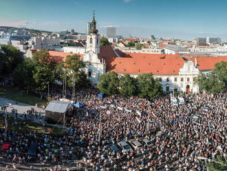 Bratislava chce premenovať časť Námestia SNP na Námestie Nežnej revolúcie