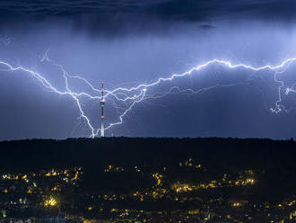 Na strednom Slovensku je po búrkach bez elektriny 1 500 odberných miest