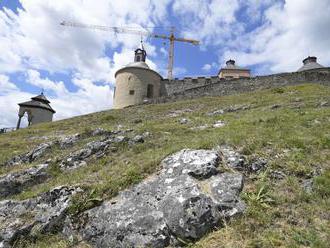 Rokovanie vlády o rekonštrukcii nemocníc i hradu Krásna Hôrka