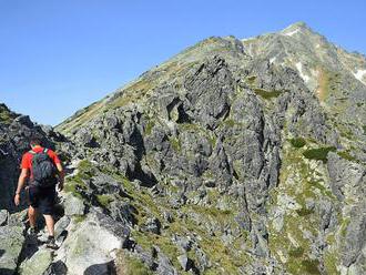 Oživovali ho turisti aj záchranári, muž výlet v Tatrách neprežil