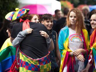 Bratislavu paralyzujú pochody. S čím treba v centre počítať