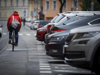 Pri Bratislave postavia záchytné parkovisko, pre autá i bicykle