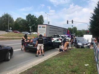 Foto: Policajti zasahovali v Ladomerskej Vieske, akcia súvisí s drogovou trestnou činnosťou