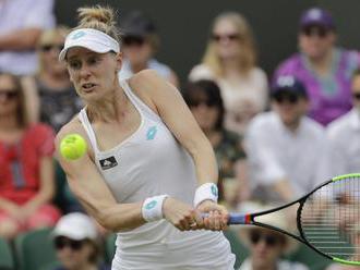 Video: Svetová jednotka sa rozlúčila s Wimbledonom, Bartyovú v osemfinále zastavila Riskeová