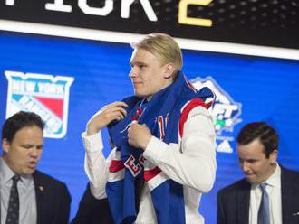 Fínsky supertalent Kaapo Kakko podpísal nováčikovský kontrakt s tímom New York Rangers