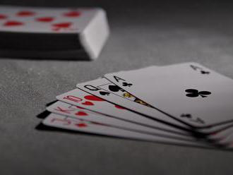 Umelá inteligencia „mastí“ poker s profesionálmi. A vyhráva