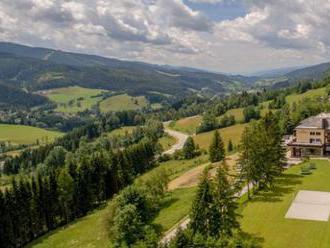 Dovolenka v Alpách v útulnom hoteli Alpenhof s raňajkami a bazénom.