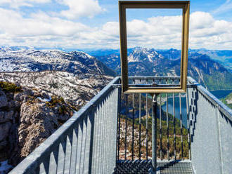 Úžasná vyhliadka Päť prstov, magická ľadová jaskyňa a čarovný Hallstatt v Rakúsku.