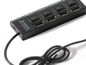 Praktický 4 portový USB 2.0 hub na pripojenie zariadení k počítaču, každý s vlastným vypínačom.