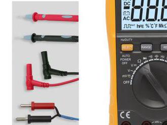 Digitálny multimeter na meranie rôznych elektrických veličín, vhodný pre laboratória či hobby účely.