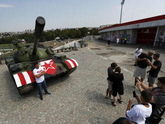 VIDEO: TANK PRED ŠTADIÓNOM: Fanúšikovia CZ Belehrad motivovali hráčov