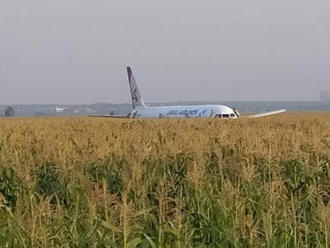 Posádka airbusu z Uralu možno dostane štátne vyznamenanie