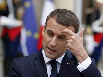 Macron: Európa by mala prehodnotiť svoje vzťahy s Ruskom