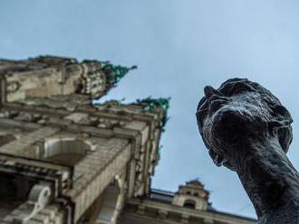 Liberec před radnici umístil čtyři sochy Olbrama Zoubka, zůstanou rok