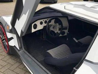 Koenigsegg za 256 tisíc je menší nesmysl, než se zdá, má reálné napojení na značku