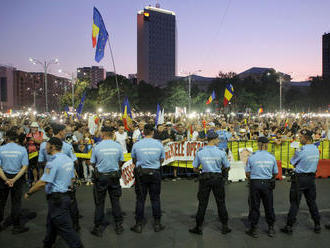 Proti rumunskej vláde protestovali tisíce ľudí