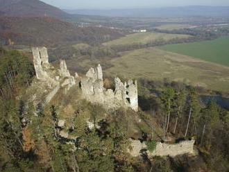 Opustené hrady sa menia na ciele turistov