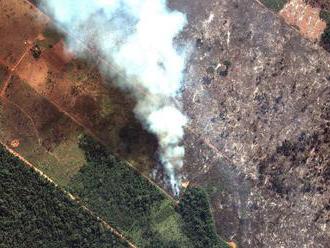 Brazília odmietla pomoc skupiny G7 v boji proti požiarom v amazonskom pralese