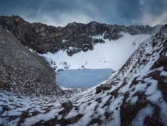 Vedci už roky skúmajú jazero v Himalájach plné ľudských kostí: Teraz sa záhada stala ešte väčšou