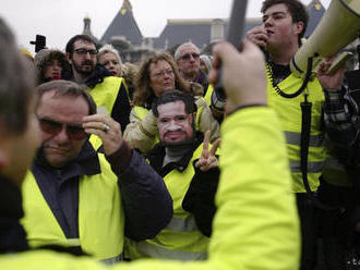 Vyše 7000 policajtov je v Paríži pripravených čeliť žltým vestám