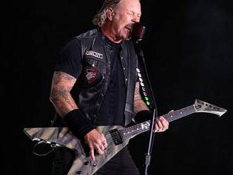 Metallica zrušila turné v Austrálii. Její lídr nastoupil na odvykací kúru
