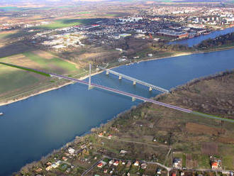 Vážsky most v Komárne musia podoprieť