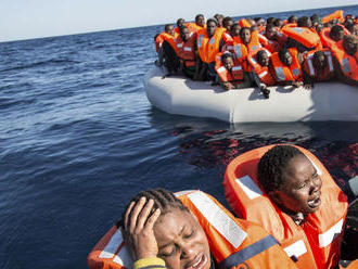 Grécko chce vrátiť do Turecka desaťtisíc migrantov