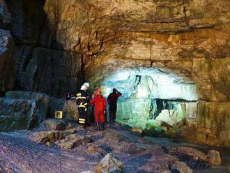 Horskí záchranári opäť pomáhali: V Demänovskej ľadovej jaskyni sa poranila česká turistka