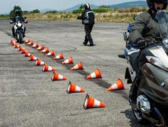 Motoškola - kurz bezpečnej jazdy na motorke - správne zvládnete nepredvídateľné situácie.