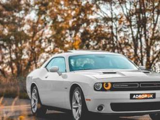 Prenájom Dodge Challenger.  Jazda v americkom Dodge je úžasná a nezabudnuteľná.