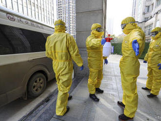 POČET STÚPA: Nový koronavírus si v Číne vyžiadal 212 obetí