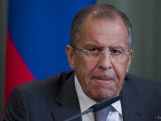 Lavrov: Trumpov mierový plán treba posúdiť na medzinárodnej úrovni