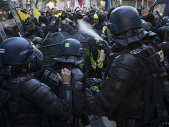 Francúzsko zažíva štvrtý protest proti reforme dôchodkovej reformy