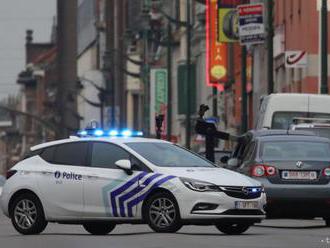 Vodiča autobusu napadli na zastávke nožom, zranený pokračoval v službe