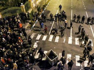 V Iráne zadržali približne 30 osôb počas protestov