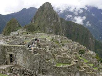 Turistovi hrozí väzenie za poškodenie Chrámu Slnka na Machu Picchu