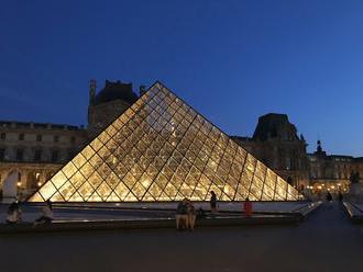 Pařížský Louvre záměrně odrazoval turisty. Vloni mu poprvé klesl počet návštěvníků