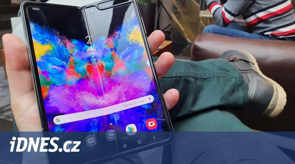 Samsung Galaxy Fold je v praxi k ničemu. Přesto je úžasný a skvělý