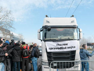 Autodopravcovia zablokujú cestu E58 od Rožnavy po Košice