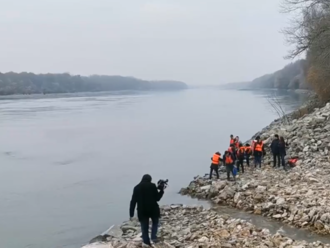 Dopravu na Dunaji pri Viedni zastavila olejová škvrna