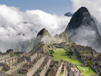 Peru vyhostilo turistov za poničenie Machu Picchu