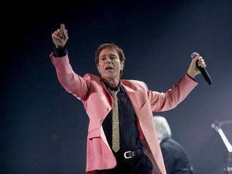 Legendárny britský spevák Sir Cliff Richard oslavuje 80 rokov