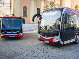 Bratislavský dopravný podnik testuje v uliciach hybridný trolejbus