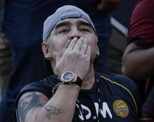 Maradona je v karanténe, jeho spolupracovník má podzrenie na COVID-19