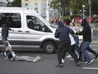 Rusko: Polícia zadržala 25 osôb na proteste na podporu exgubernátora