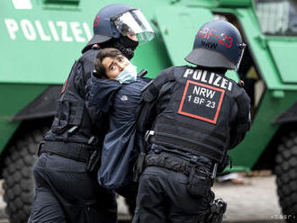 Nigéria v reakcii na protesty rozpúšťa špeciálny policajný útvar