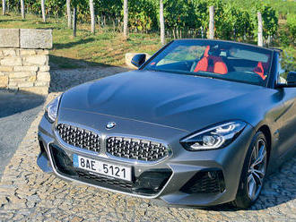 BMW Z4: Léto, neodcházej. Vrtule na kapotě a vítr ve vlasech jdou k sobě