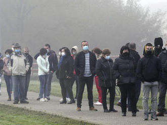 Chaos s dobrovoľníkmi. Bez informácií, nereálne termíny