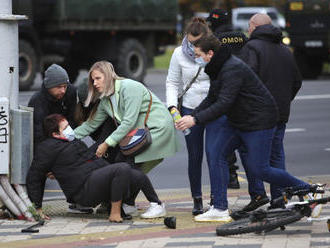 Na protestoch proti Lukašenkovi zadržali vyše 300 ľudí