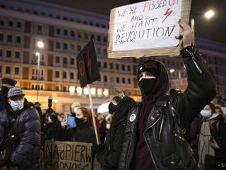 Poľská polícia zadržala ľudí na protestoch za právo na interrupciu